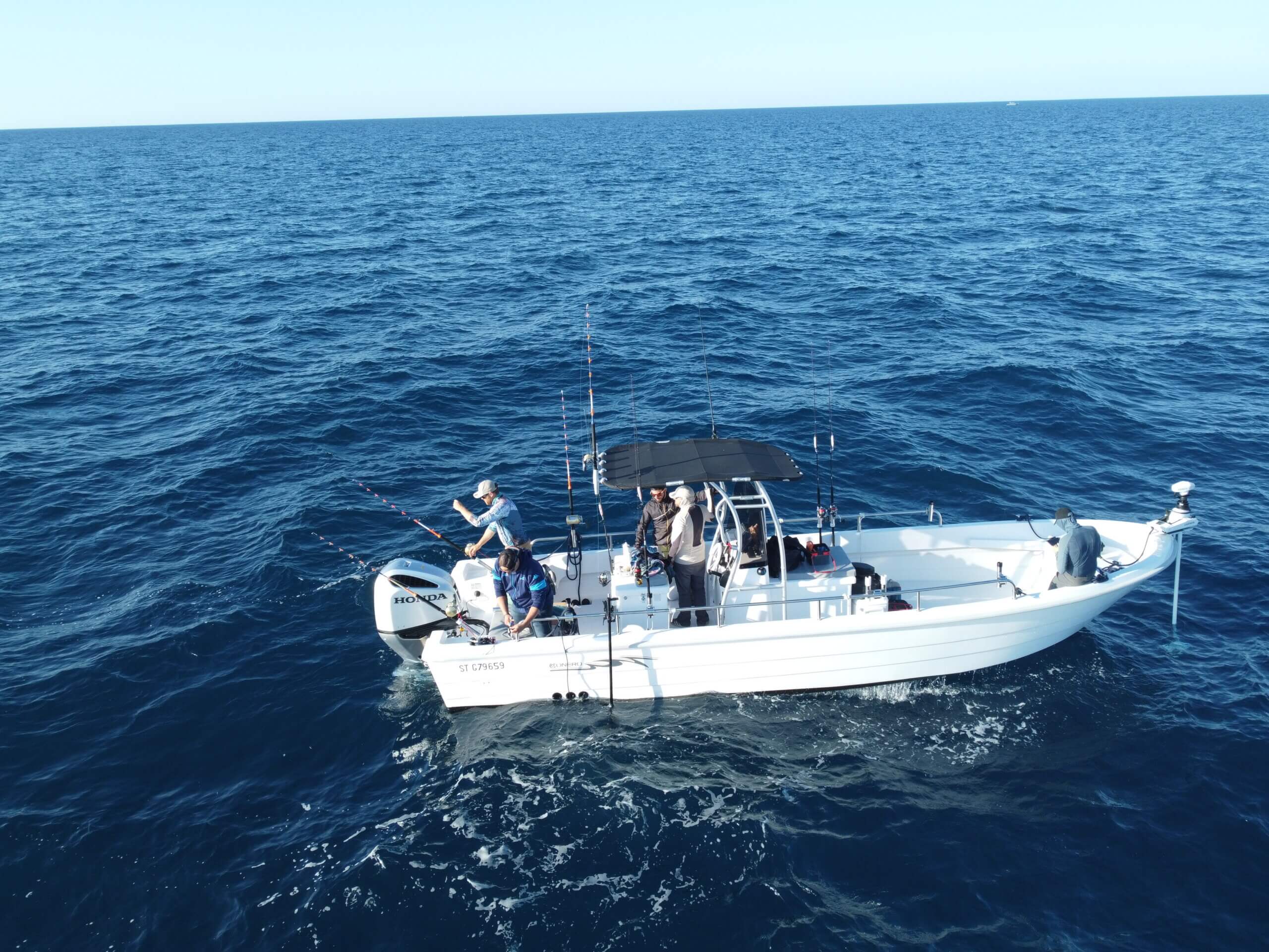 DCIM101MEDIADJI_0805.JPG Bateau Conero Breeze 820 pour la pêche en mer au Grau-du-Roi